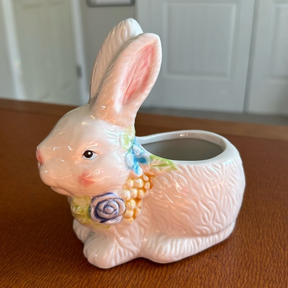 Vintage Bunny Planter - Picture 1 of 5